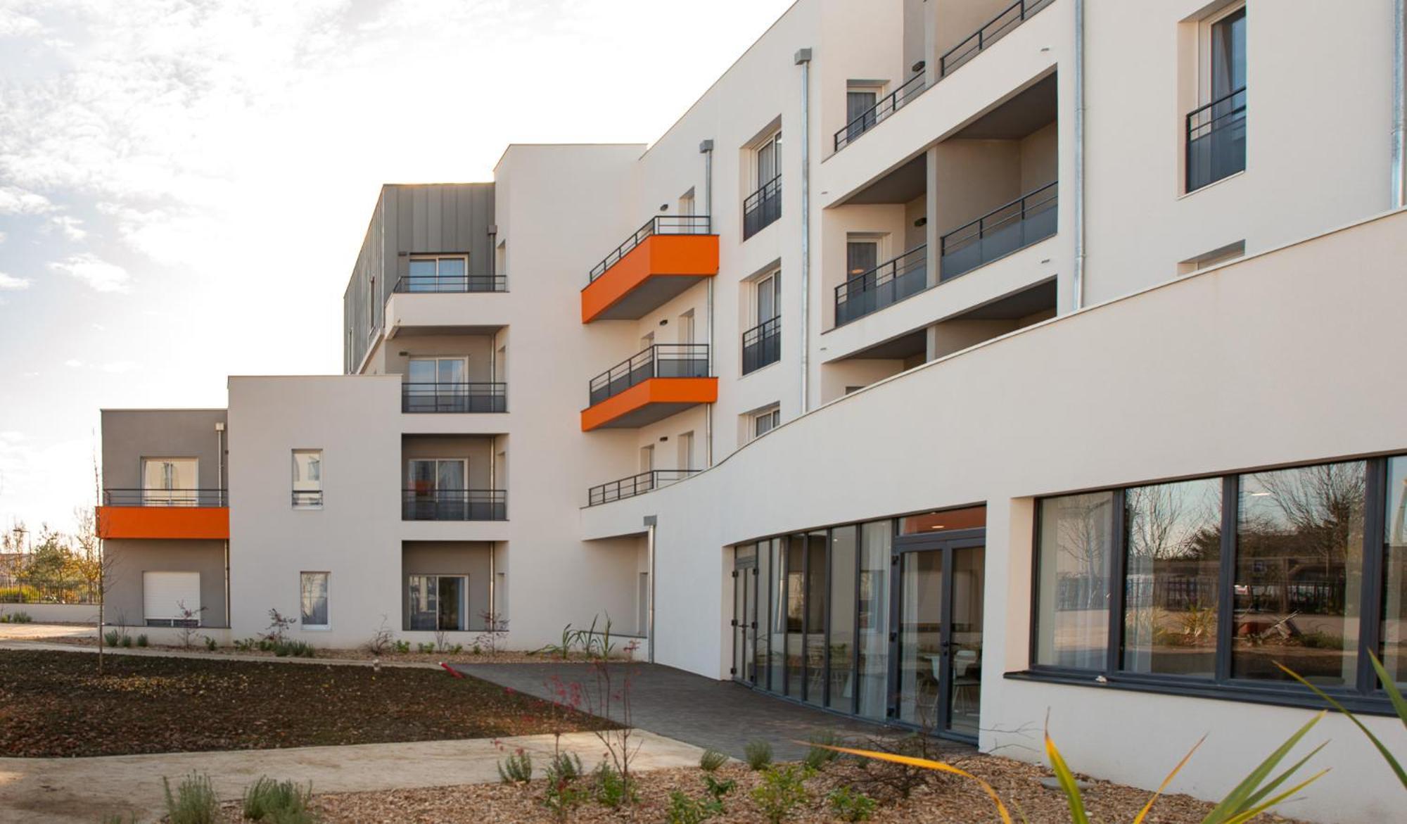 Oh Activ Les Ponts-De-Ce Aparthotel Exterior photo